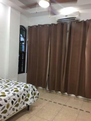 Omoa?s House- House Ahar�