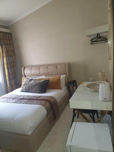 Bed & Breakfast Luxlucive Guest House