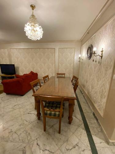 Four Season Hotel-luxury Apartments