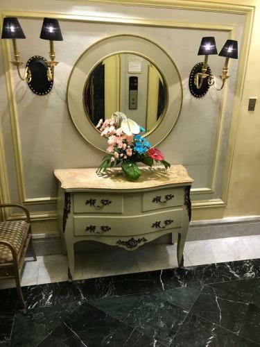 Four Season Hotel-luxury Apartments