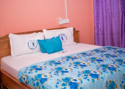 Hostal Excellent Roses Lodge