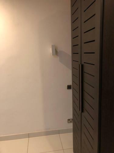 Brown-stone Apartment II 4-bedroom Unit With Chef