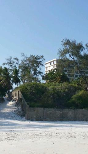 Beach Front 2 Bedroom Apartment Nyali
