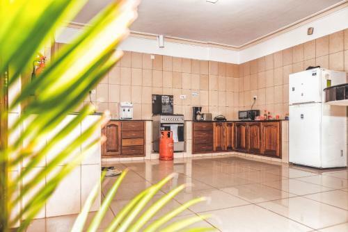 1 Bedroom Beachfront Apartment Nyali