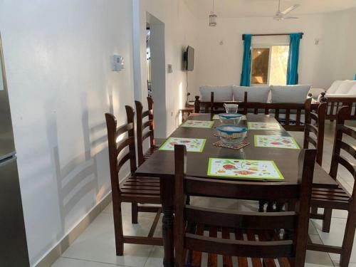 Apartamento Breezy African Inspired Two Bedroom Flat.