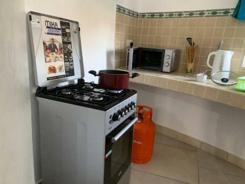 Apartamento Breezy African Inspired Two Bedroom Flat.
