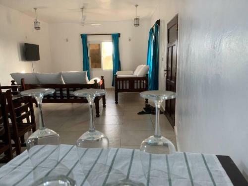 Apartamento Breezy African Inspired Two Bedroom Flat.