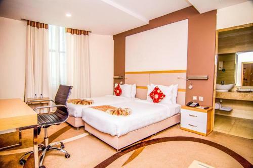 Hostal Room In Bb - Prideinn Azure Hotel Nairobi 7