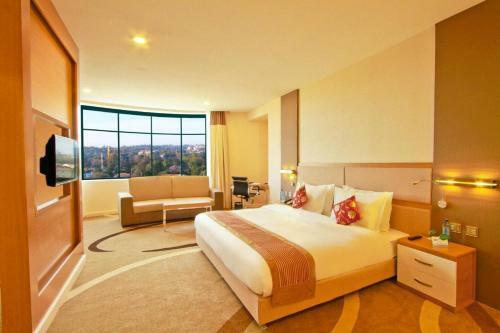 Hostal Room In Bb - Prideinn Azure Hotel Nairobi 4
