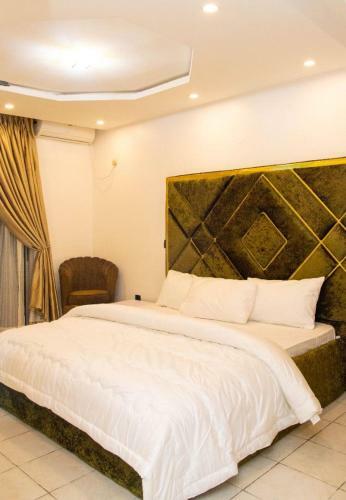 3 Bedroom Luxury Apartment