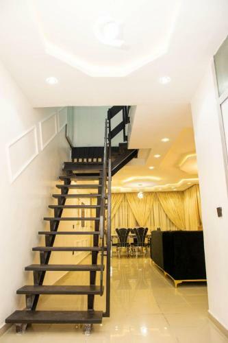 3 Bedroom Luxury Apartment