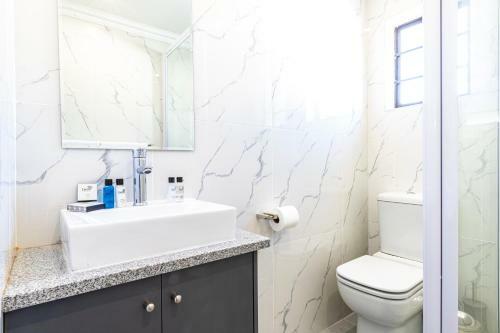 Hostal 5th On Preston Guest House