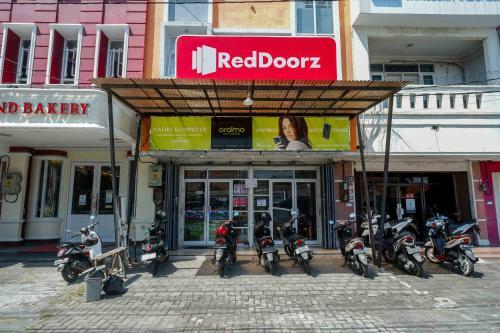 Hotel Reddoorz Syariah @ Kelud Sampangan
