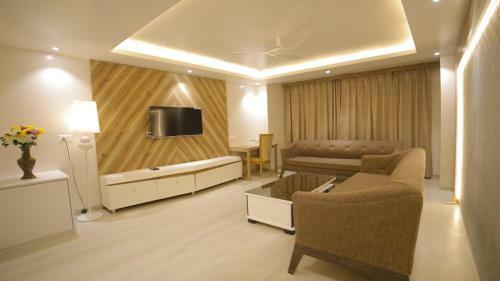 Dhamma Grand Hotel Resort
