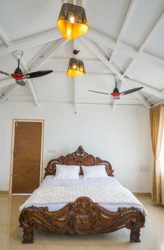 Tinton Hillstay
