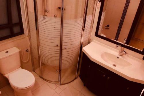 Garden Apartment With Jacuzzi In Rechavia