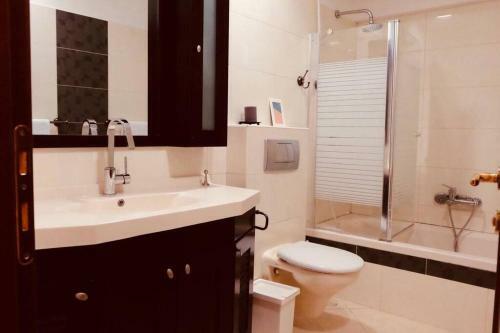 Garden Apartment With Jacuzzi In Rechavia
