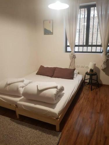 Garden Apartment With Jacuzzi In Rechavia