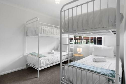 Spacious Family Home / Forster