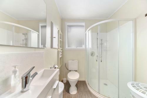 Crab Apple Cottage - T?rangi Holiday Home