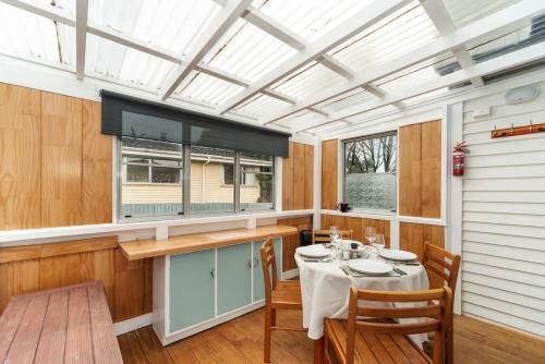 Crab Apple Cottage - T?rangi Holiday Home