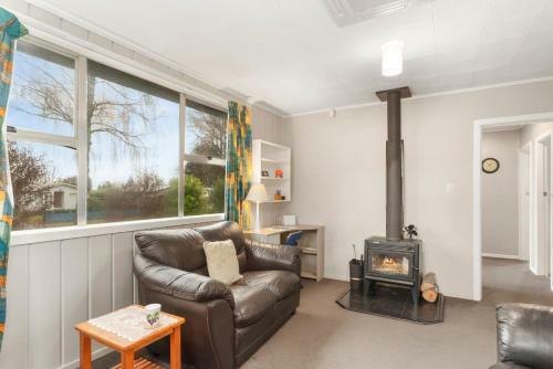Crab Apple Cottage - T?rangi Holiday Home