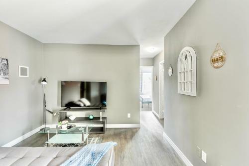 Stunning 2br - King Bed Apartment - Prime Location