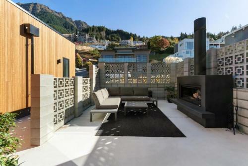 Lake And Mountain View 2 Bedroom House