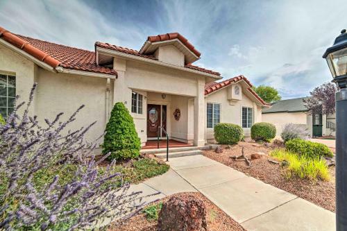 Page Home With Waterfall About 2 Mi To Lake Powell!