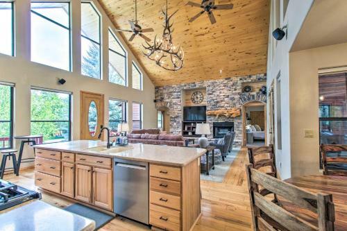 Upscale Pinetop Cabin With Game Room And Fire Pit