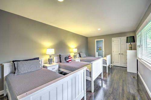 Exquisite Waterfront Escape On Lake Hamilton!