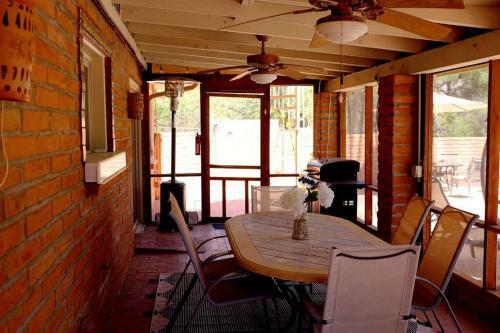 Casa Saguaro - Newly Remodeled, Pool And Mtn Views