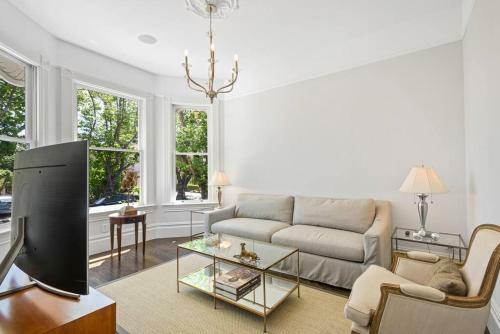 Upper Level 1885 Queen Anne Flat