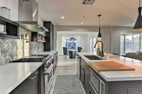 Villa Quiet Luxury Estate W/ Heated Pool: Scottsdale