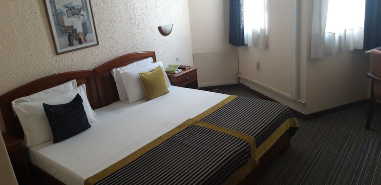 Hotel Nina