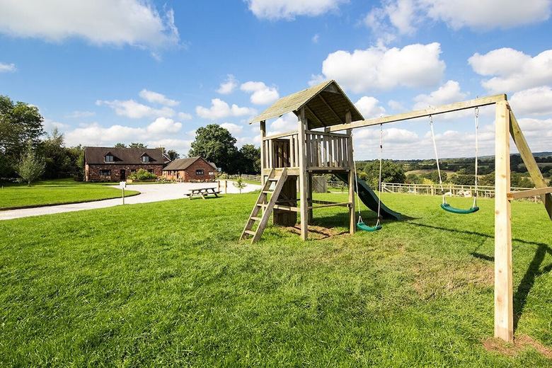 Lodge Lower Micklin Farm