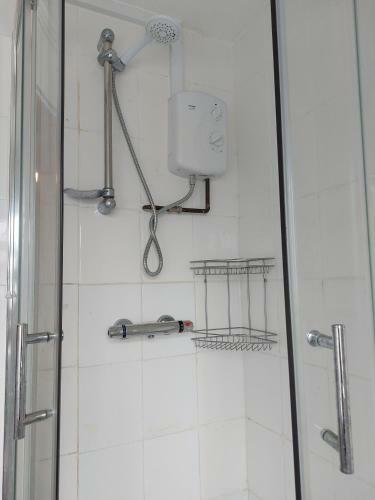 Cheerful 5 Bedroom Flat, Apartment In Basildon