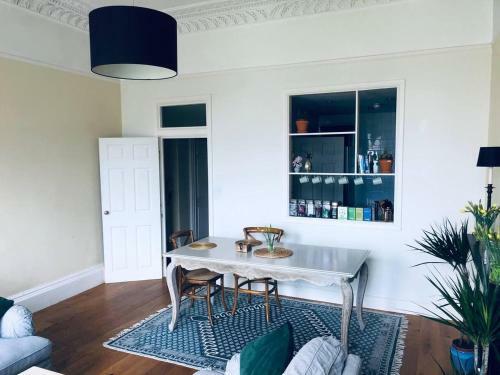 Lovely 1-bed Apartment In Bath