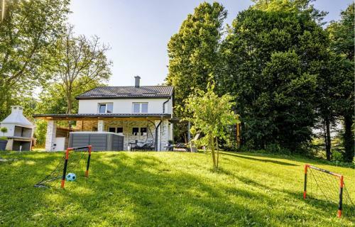 Holiday House Greenwood 84