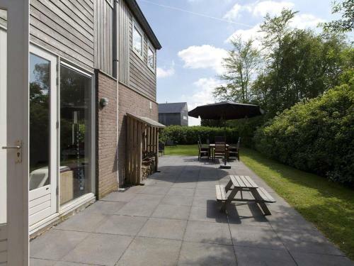 Welcoming Holiday Home In Grou Near River