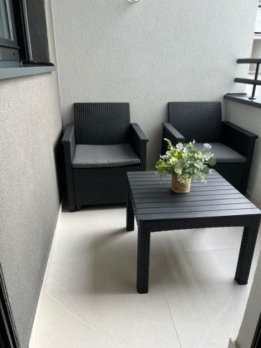 Leni Apartment Center