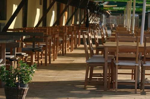 Hostal Banarka - Penzion, Camping, Caravan Park, Enduro