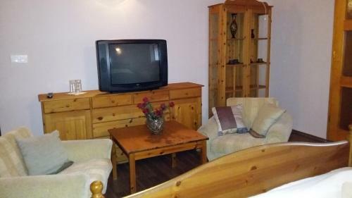 Hostal Banarka - Penzion, Camping, Caravan Park, Enduro