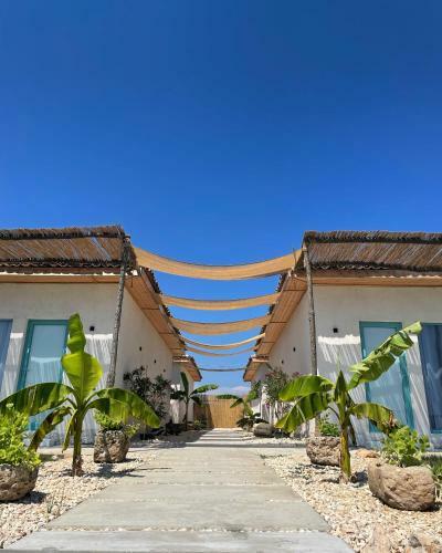 Hostal Mediterana Bungalows