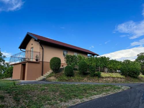 Holiday House Tomajna