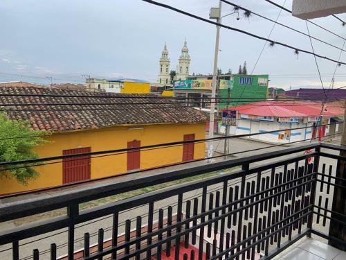 Apartamento Ginebra Con Balc�n A 1 Cuadra Del Parque