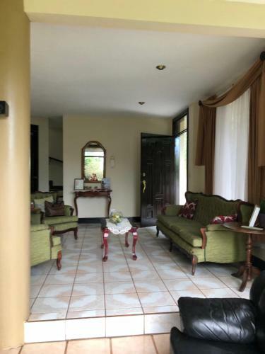 Well Located Charming Place With Wifi