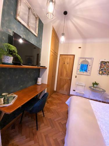Bed & Breakfast Double Room In Lastarria Neighborhood