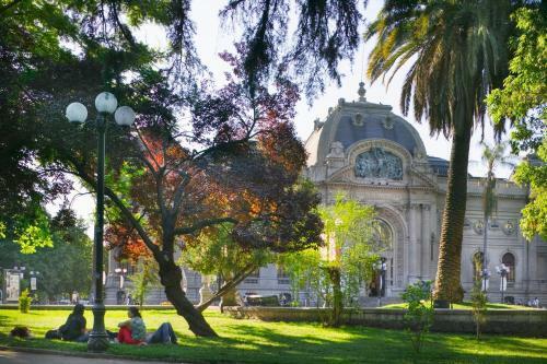 Bed & Breakfast Double Room In Lastarria Neighborhood
