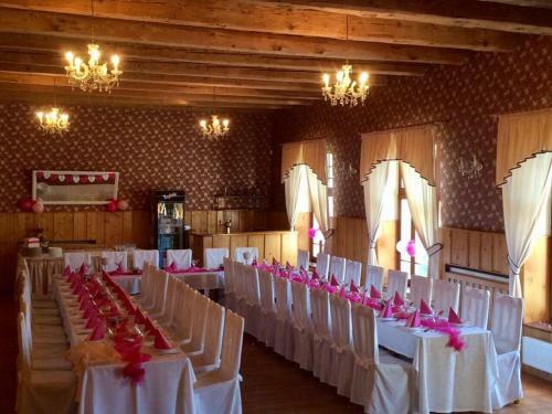 Hostal Hotel Penzion Tr�mky